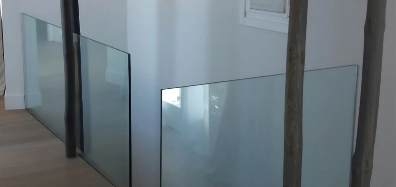 Γυάλινα Κάγκελα 